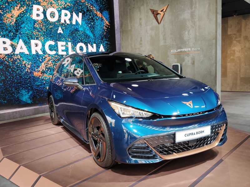 Barcelona dává autosalonům naději